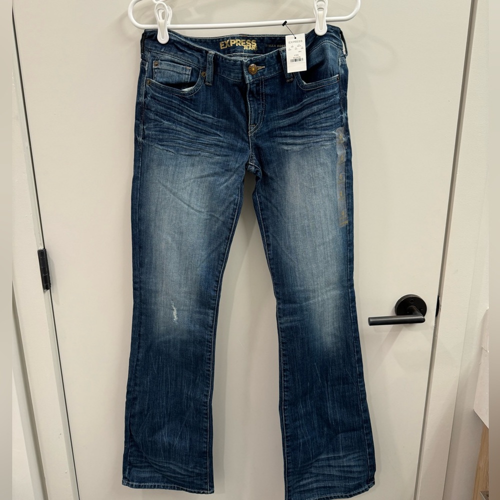 Express Jeans Barely Boot Stella Low Rise 4R, New